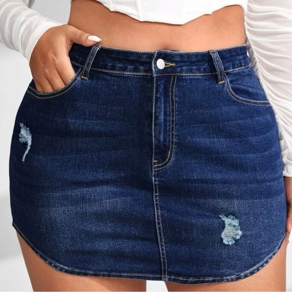 SHEIN Dark Wash Denim Ripped Skirt 0XL Plus Curve new never worn - Picture 2 of 2